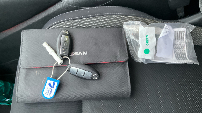 Nissan Qashqai 1.6 DiG-T N-Connecta 5dr Petrol Hatchback